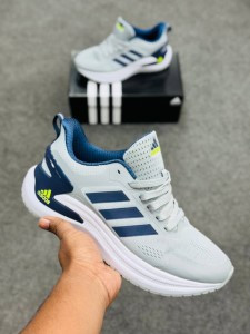 Adidas Marathon V2 super lightweight and comfortable (Grey)