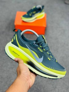 Nike Vomero 18 GORE-TEX-Waterproof Road Running Shoes with Reflective Accents-Seaweed/Light Liquid Lime/Cyber/Seaweed-(super lightweight and Super comfortable)-(Made in vietnam)-nkgv18pe2