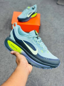 Nike Vomero 18 GORE-TEX-Waterproof Road Running Shoes with Reflective Accents-Seaweed/Cannon/Volt/Barely Volt-(super lightweight and Super comfortable)-(Made in vietnam)-nkgv18pe