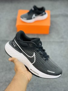 NIKE ZOOMX INVINCIBLE RUN FLYKNIT 2-(Original 1:1 grade quality)- Made in Vietnam - Super soft and comfortable-(BLACK)