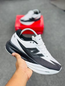 New Balance FuelCell SuperComp Elite v5 (Black and White) (super lightweight and Super comfortable)